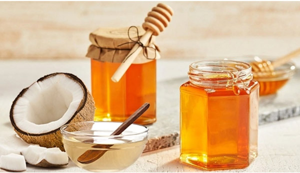 Công thức trị mụn đầu đen từ mật ong và dầu dừa đem lại hiệu quả cao
